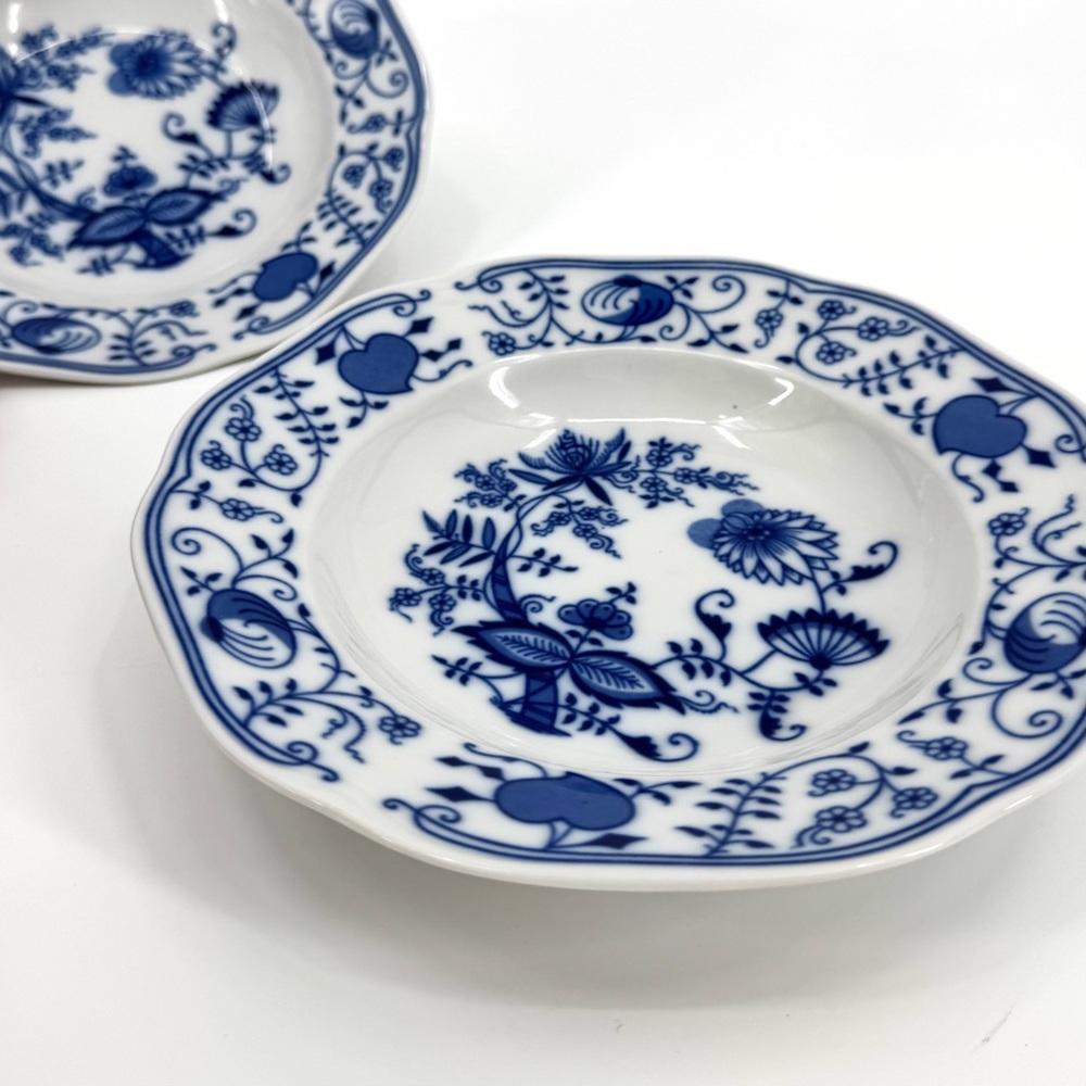 VTG Bohemia Czech Blue Onion (2) 8.5” Coupe Bowls - Picture 5 of 10